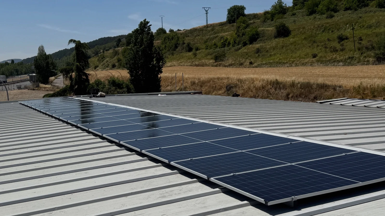 Instalación fotovoltaica en local comercial de Burgos